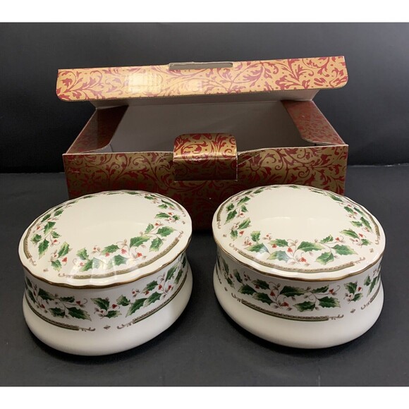 Royal Limited Holly Holiday Covered Boxes Trinket Dish with Lid Japan Set of 2 - Picture 2 of 10